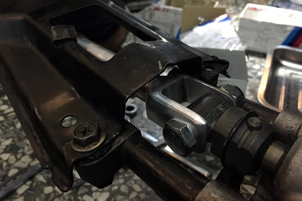 全客製化 BMW E34 M30 前期手排變速箱量身訂做 TAG Engineering DSSR 強化選擇桿,改善排檔間隙 | JNK Motorsport by TAG Engineering Group