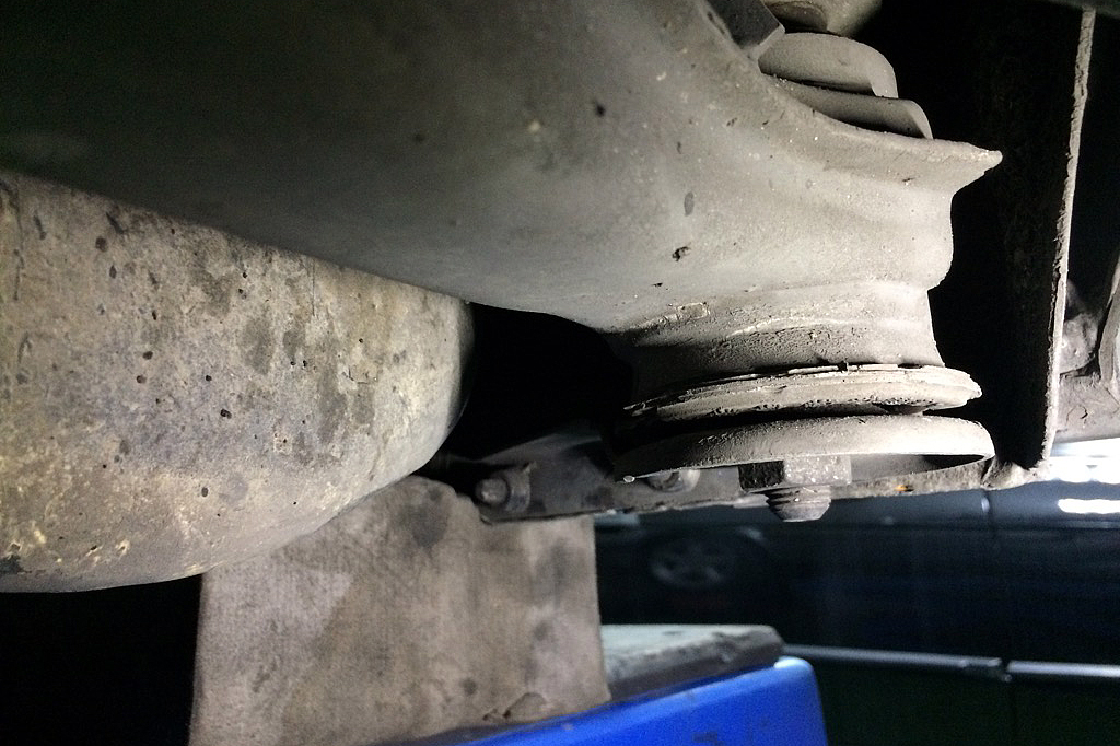 Parts Info #7 RACBM-L30TZ Rear Axle Carrier Bushing LIMITER SHIM For BMW E30, E36 Compact, Z3 後工字樑鐵套限位器 | JNK Motorsport by TAG Engineering Group