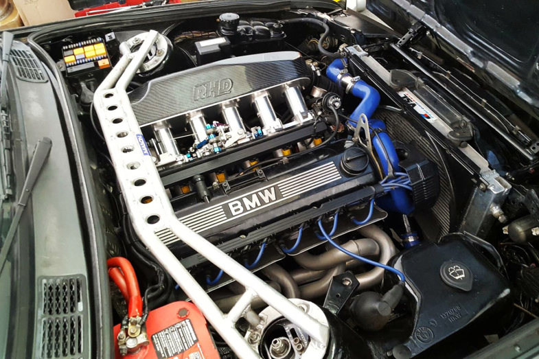 Frank’s BMW E30 3.1L M20 with RHD ITB kit setup the carbon plenum finish 碳纖維集氣箱安裝 | JNK Motorsport by TAG Engineering Group