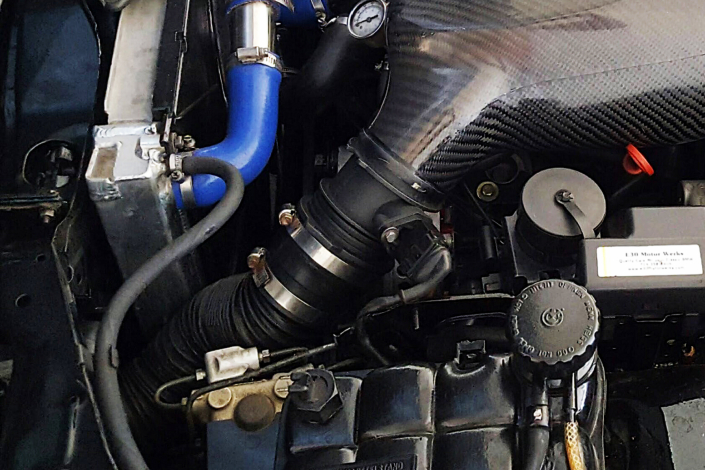 Frank’s BMW E30 3.1L M20 with RHD ITB kit setup the carbon plenum finish 碳纖維集氣箱安裝 | JNK Motorsport by TAG Engineering Group