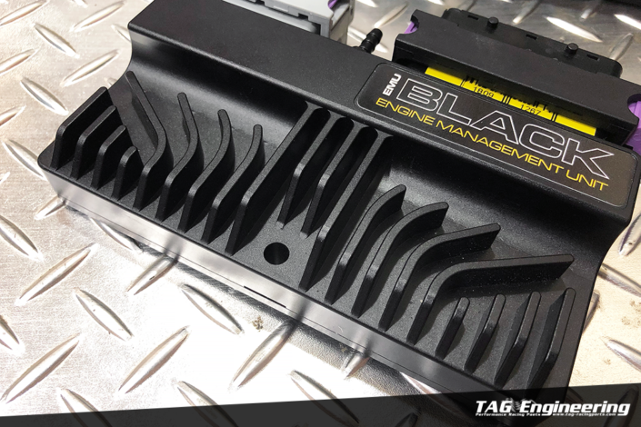 Ecumaster EMU Classic & EMU Black 高階版與經典版設備外型對比 | JNK Motorsport by TAG Engineering Group